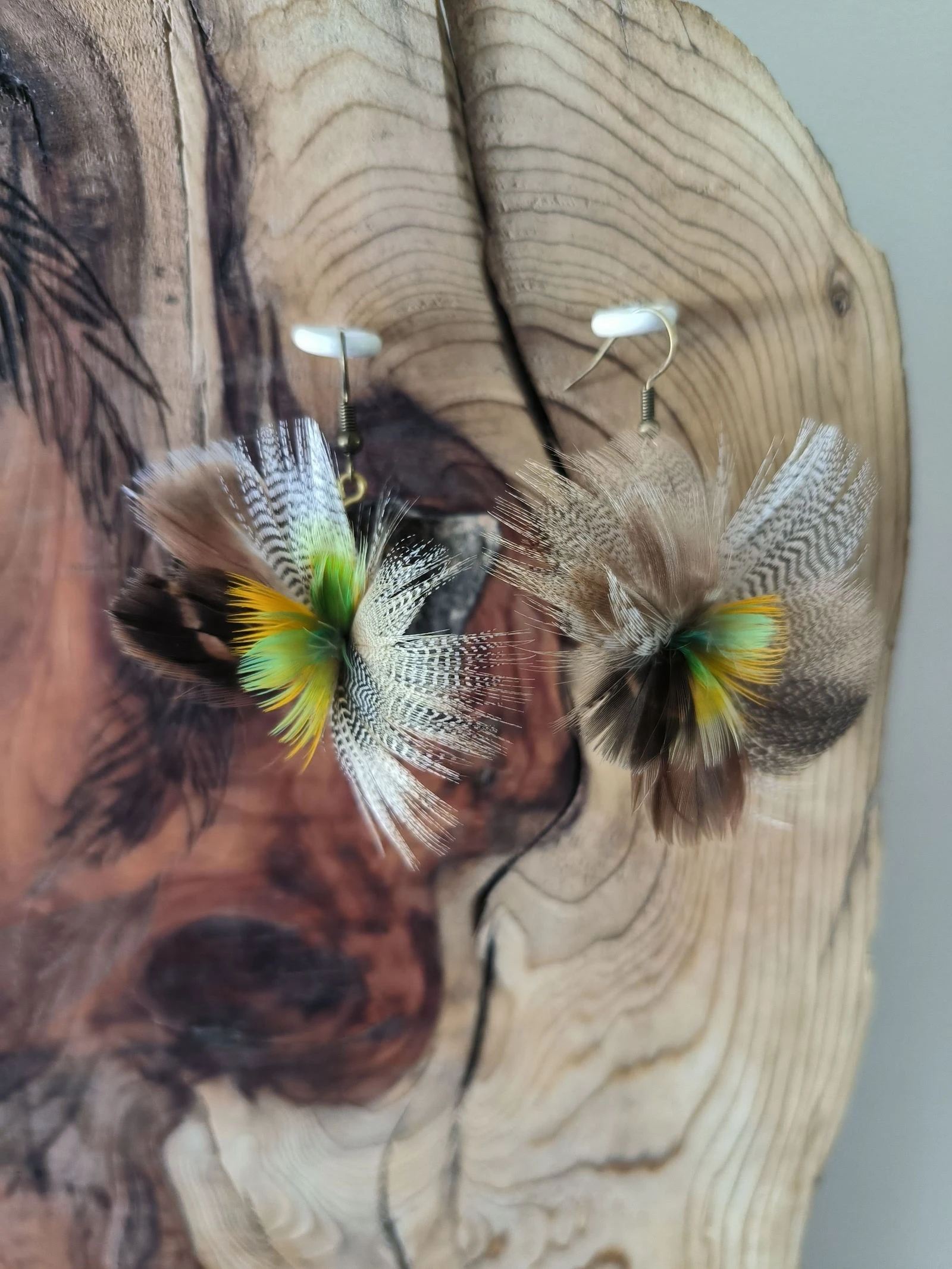 Boucles d'oreilles originales en plumes naturelles 